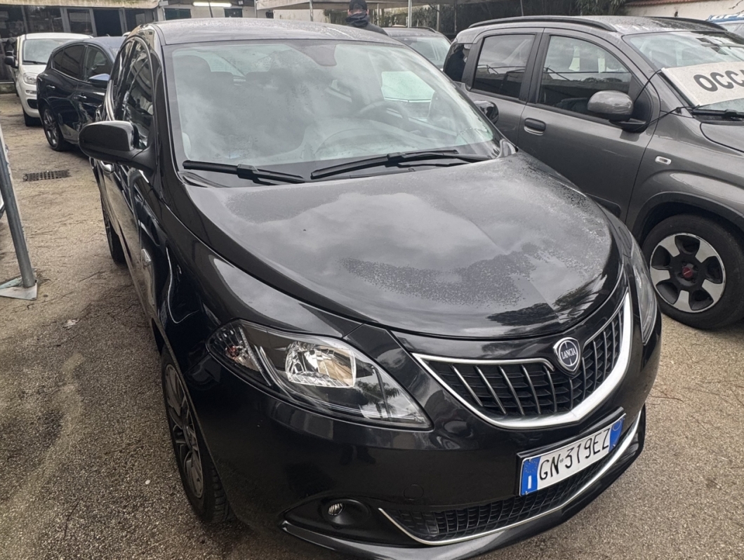 Lancia Y Hybrid